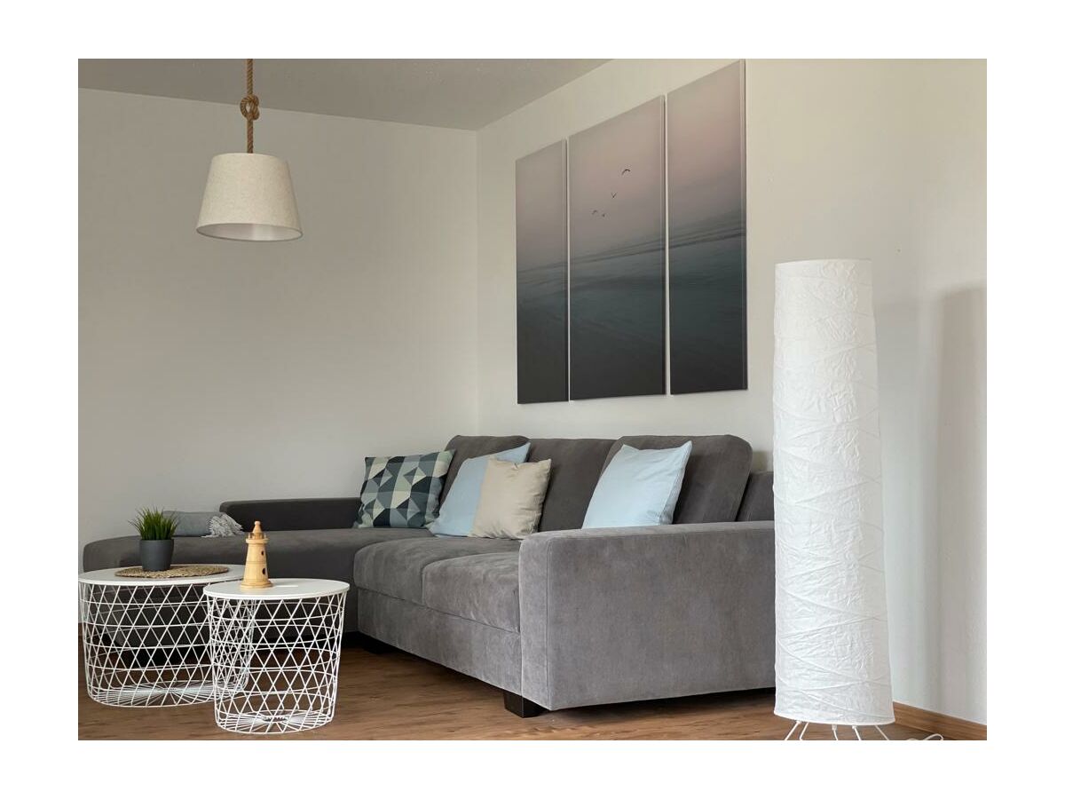 wohnzimmer-mit-fernseher_2SL_